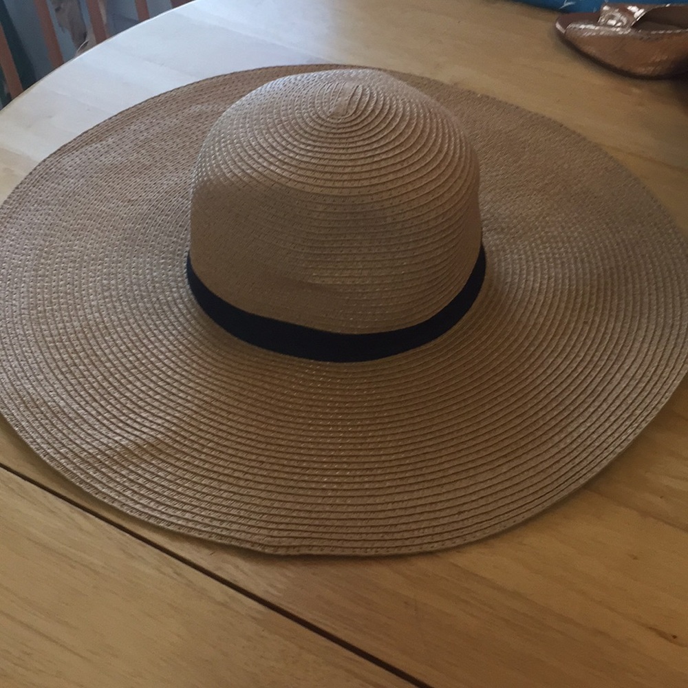 Big Hat — Derby Style, Sun